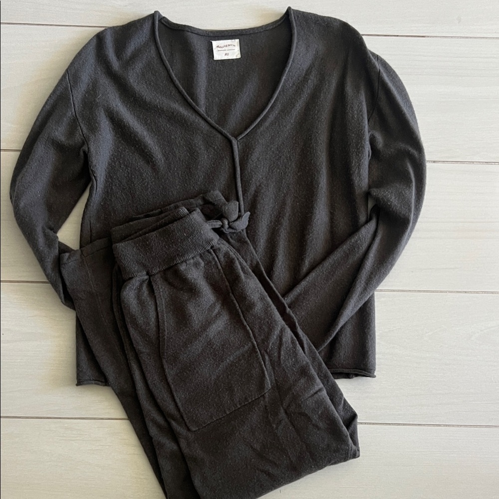 All Fenix matching knit set